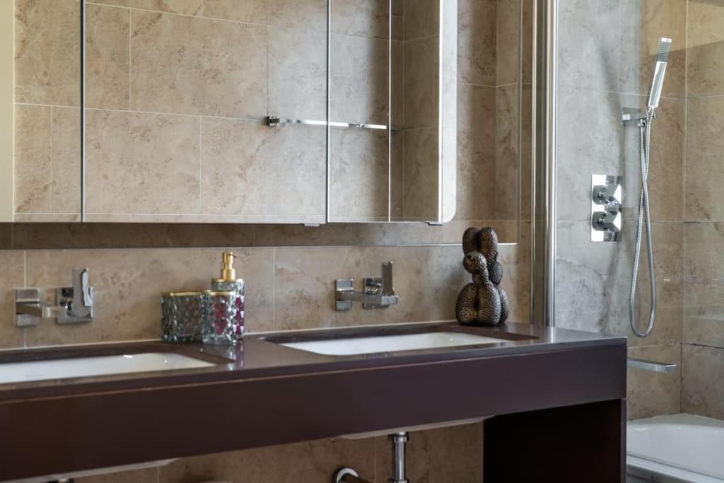 Appartamento Stunning 3 Bed 2 Bath Penthouse In *