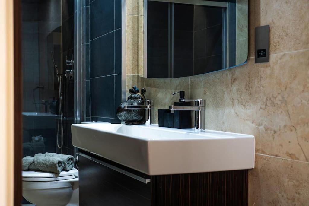 Appartamento Stunning 3 Bed 2 Bath Penthouse In