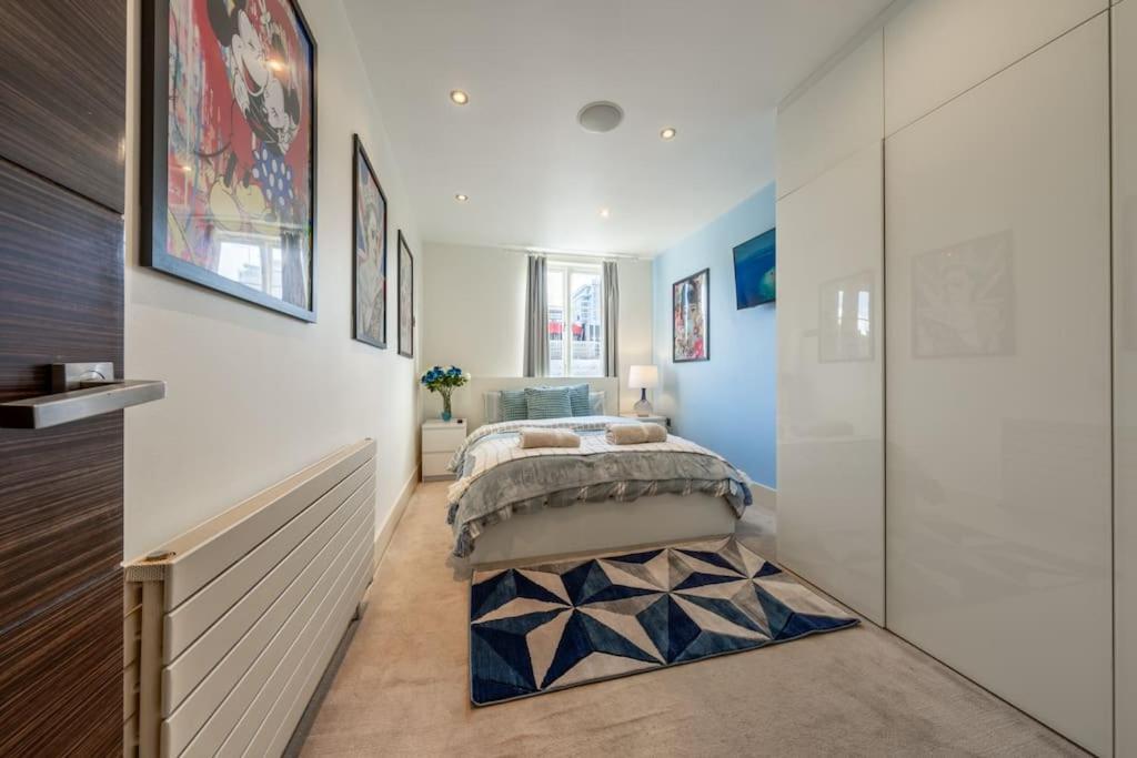 Stunning 3 Bed 2 Bath Penthouse In Appartamento *