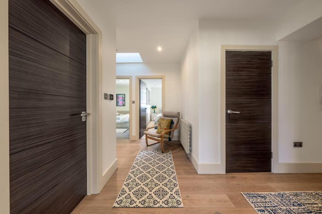 Stunning 3 Bed 2 Bath Penthouse In Appartamento *