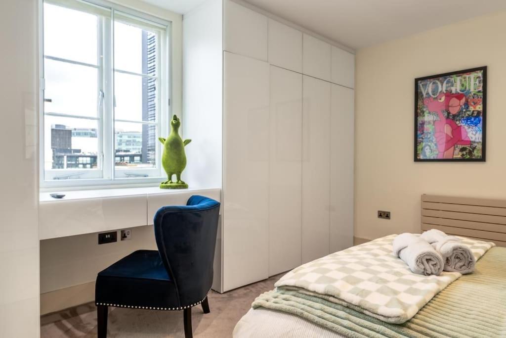 Stunning 3 Bed 2 Bath Penthouse In Appartamento Londra